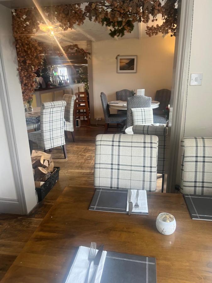 Coach And Horses Inn Пензанс Экстерьер фото