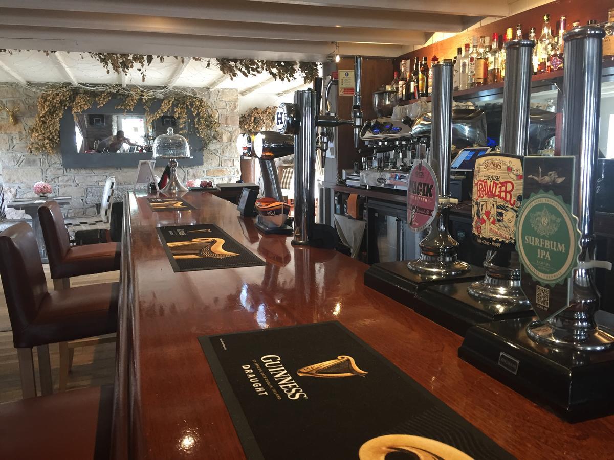 Coach And Horses Inn Пензанс Экстерьер фото